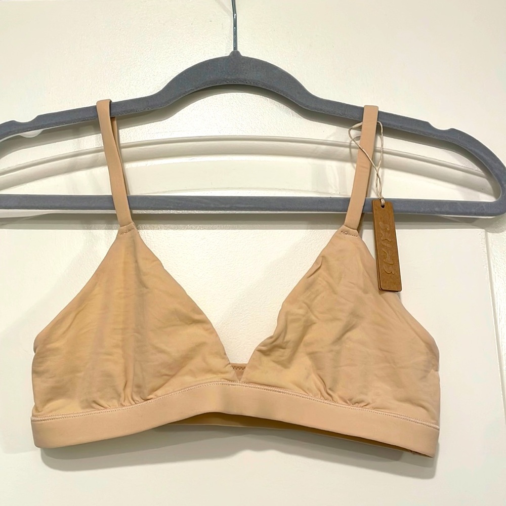 Skims fits everyone bralette